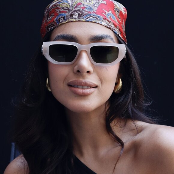 Off-White GREELEY Sunglasses – Beige Frame Green Lenses | Model OERII115 1755 main image 12